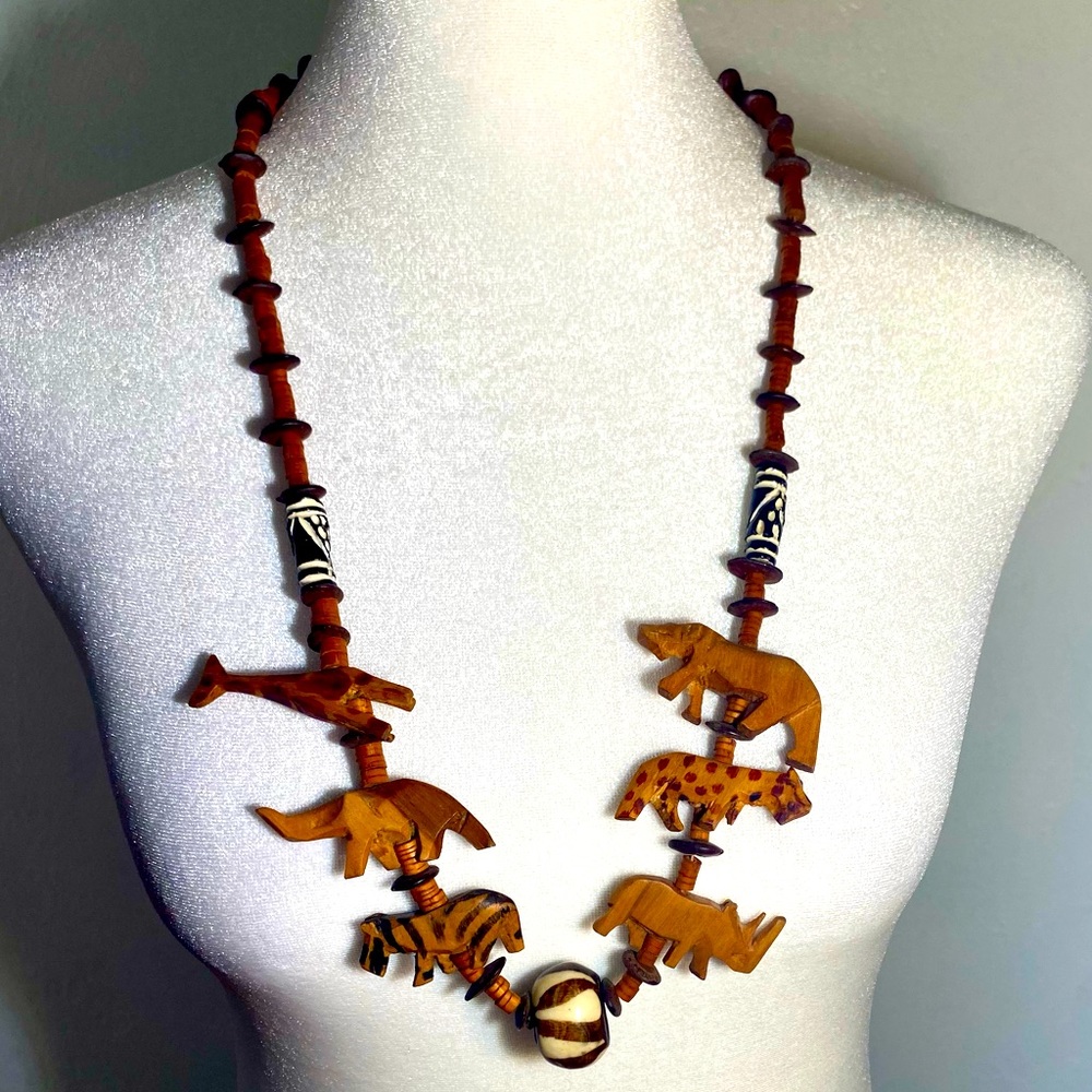 Vintage Hand carved African necklace.Brown carved animals and beads - Picture 1 of 7